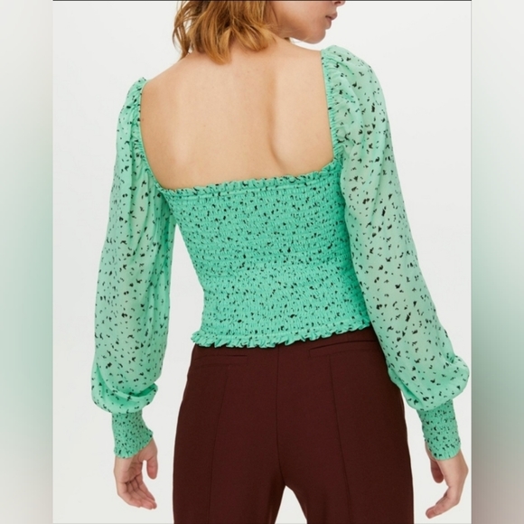 ARITZIA Little Moon Mint Chocolate speckled green smocked puff sleeve gimlet top - Picture 2 of 6